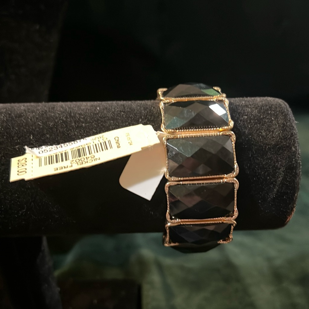 2028 Bracelet 12$